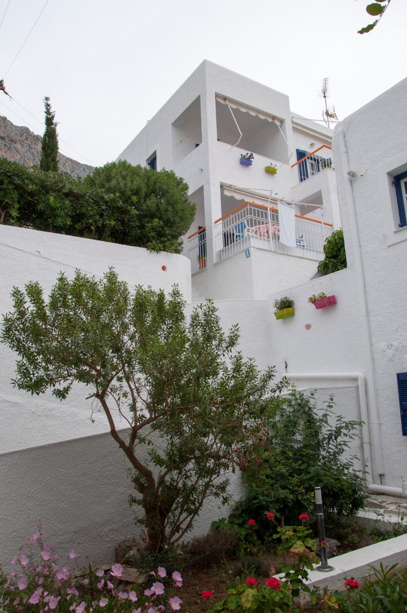 Tatsis Apartments Masouri Exterior photo